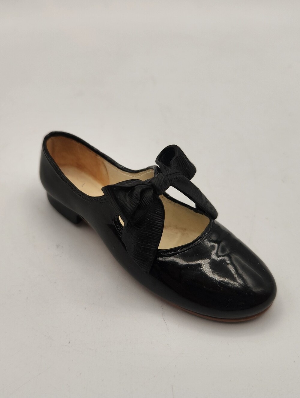 Just The Right Shoe Toe Tapper Figurine Black Patent Tap Shoe with Bow 2000
